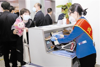 天津滨海机场启用行李提取区中转厅 提升旅客转机效率