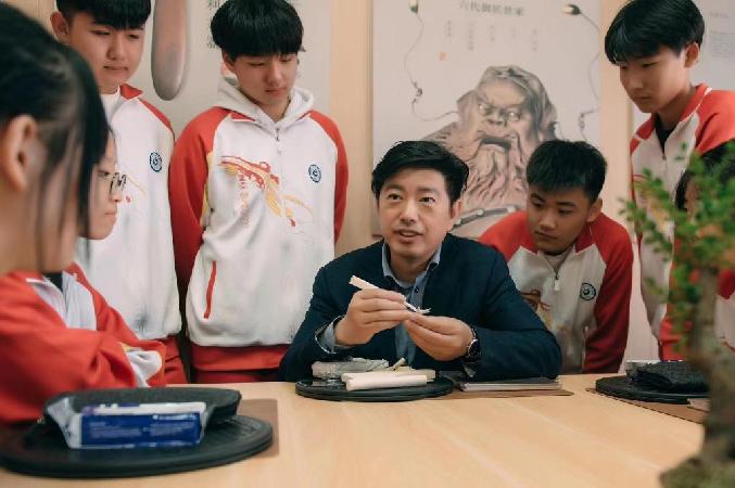 “张宇传习室”首次走进职业学校传授泥塑技艺