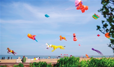 东疆湾沙滩风筝节开幕
